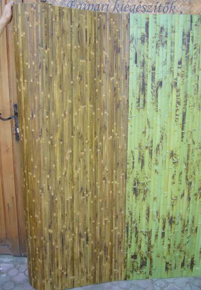 Zielona i brązowa mata bambusowa i panele do drzwi z naturalnej kory bambusa